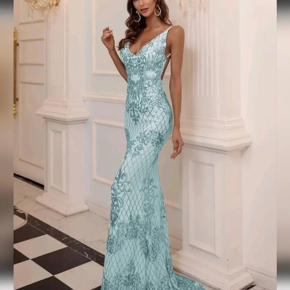 Hem Backless Sequin Prom Dress - Picture 6 of 6